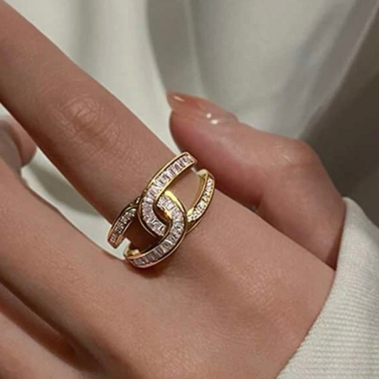 Jova NYC - Baguette Knot Ring Gold
